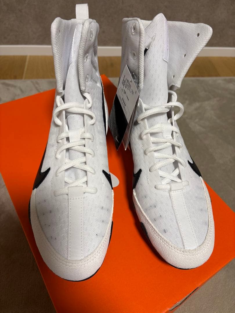 新品未使用NIKE マチョマイ3 ホワイト　25.5cm