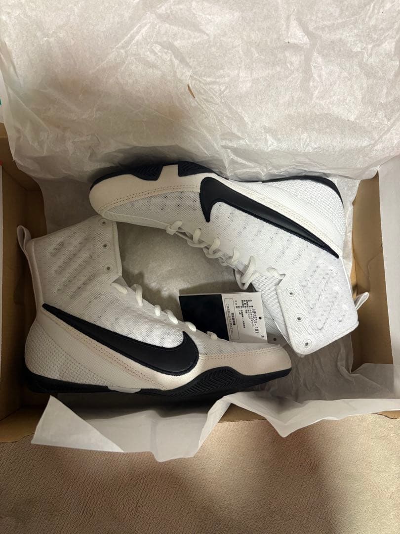新品未使用NIKE マチョマイ3 ホワイト　25.5cm