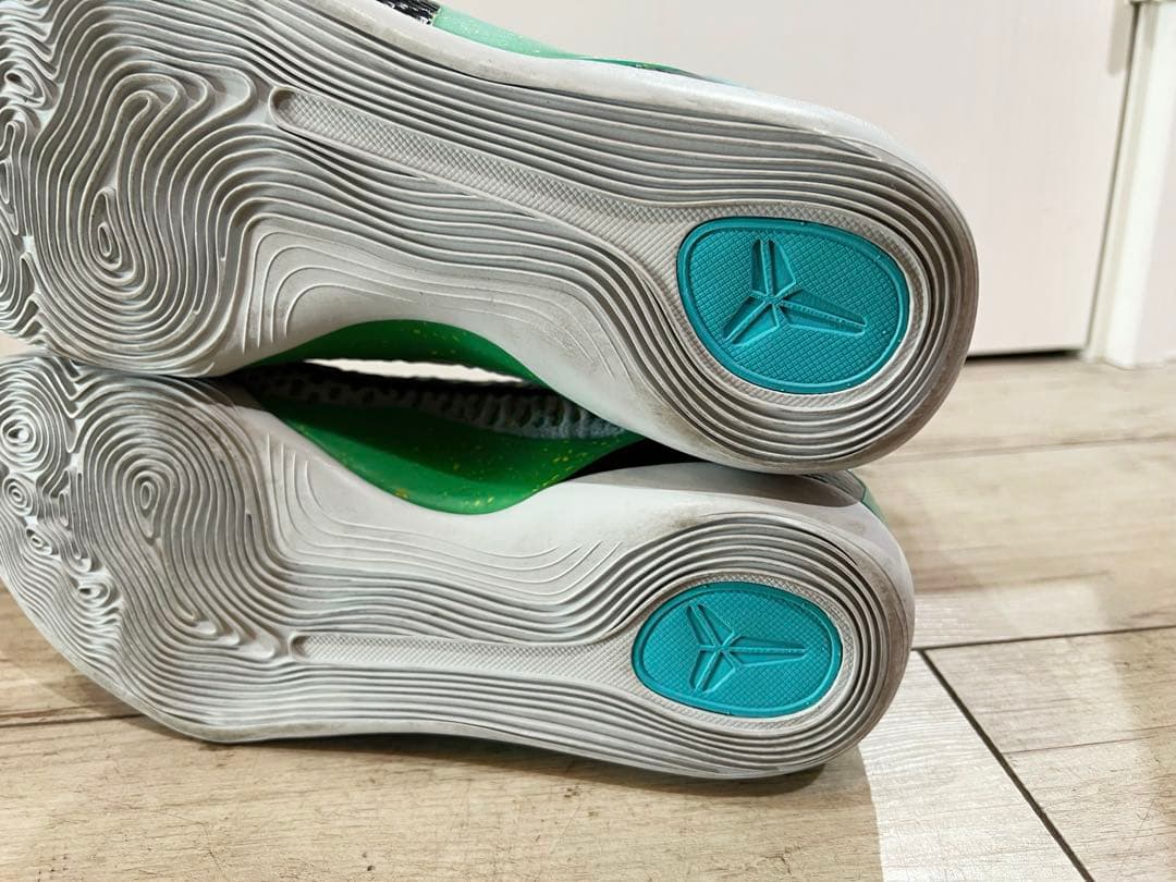 美品　人気カラーmint ジャモラント　Nike Kobe Xコービー10