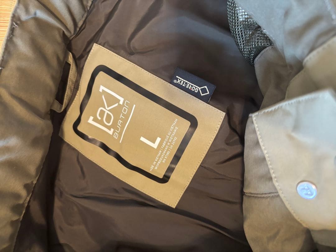 burton ak GORE-TEX Lサイズ上下　小物色々