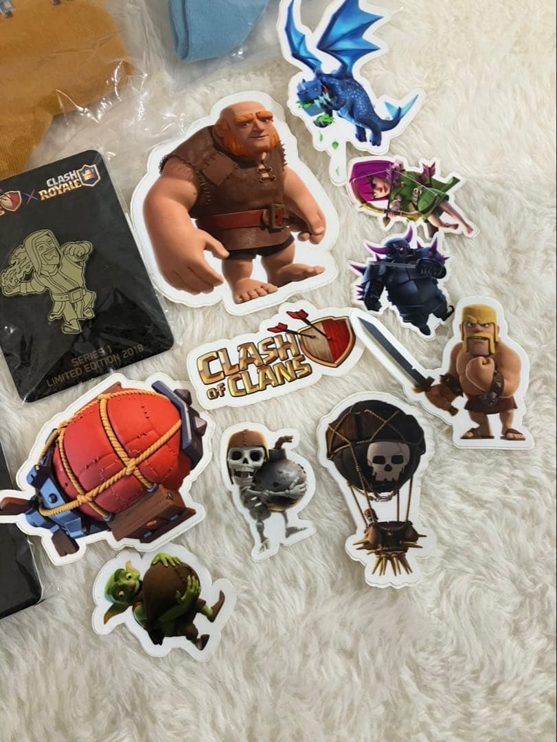 クラッシュオブクラン　公式グッズ　ピンバッジ　靴下　ぬいぐるみ　ステッカー