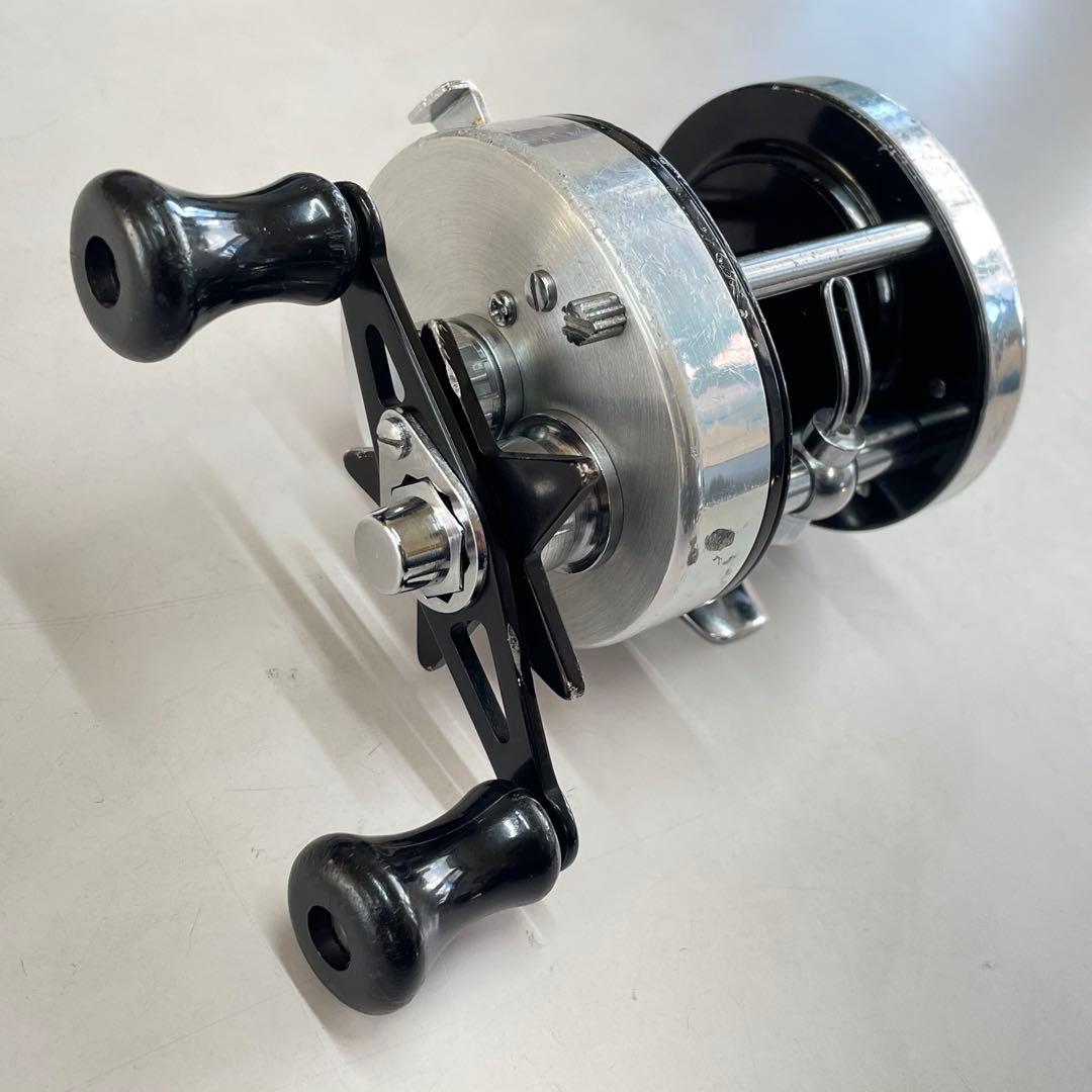 PFLUEGER 2800 ②