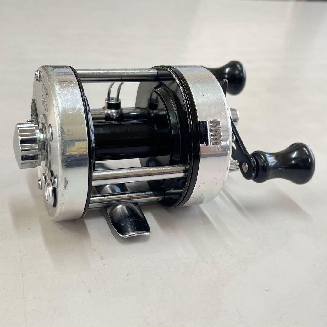 PFLUEGER 2800 ②