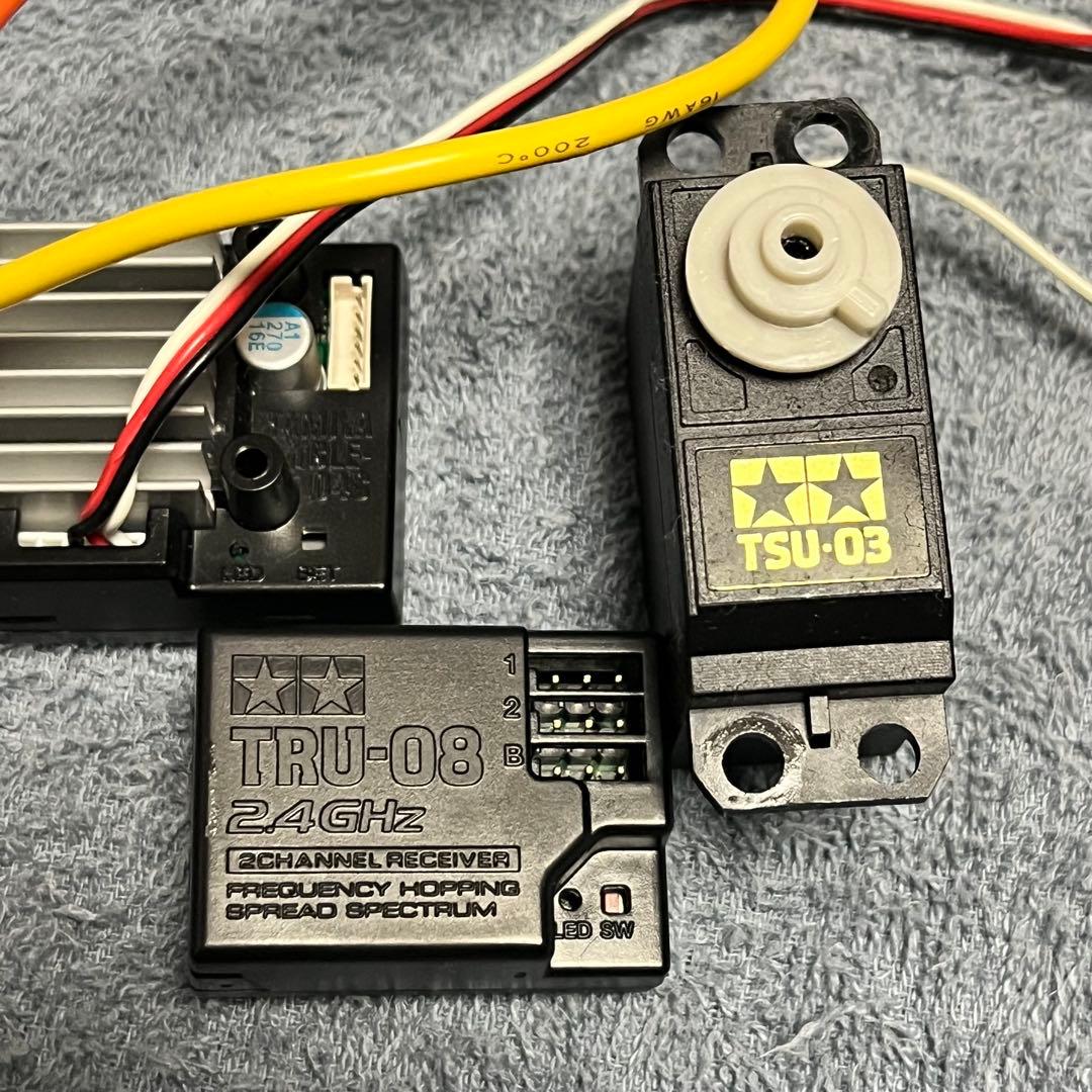 中古ラジコンパーツセット。モーター3種・バッテリー2種・受信機・サーボ・アンプ。