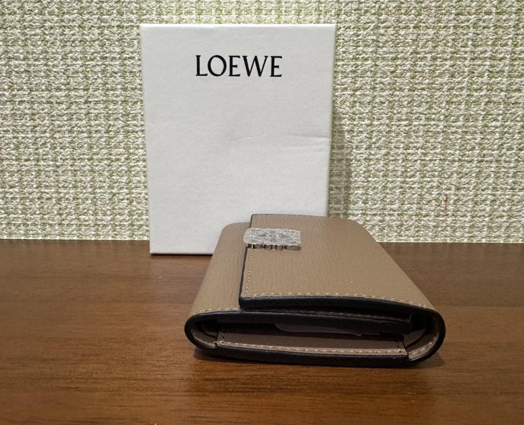 LOEWE ロエベ アナグラム コンパクト フラップウォレット イエローブラウン