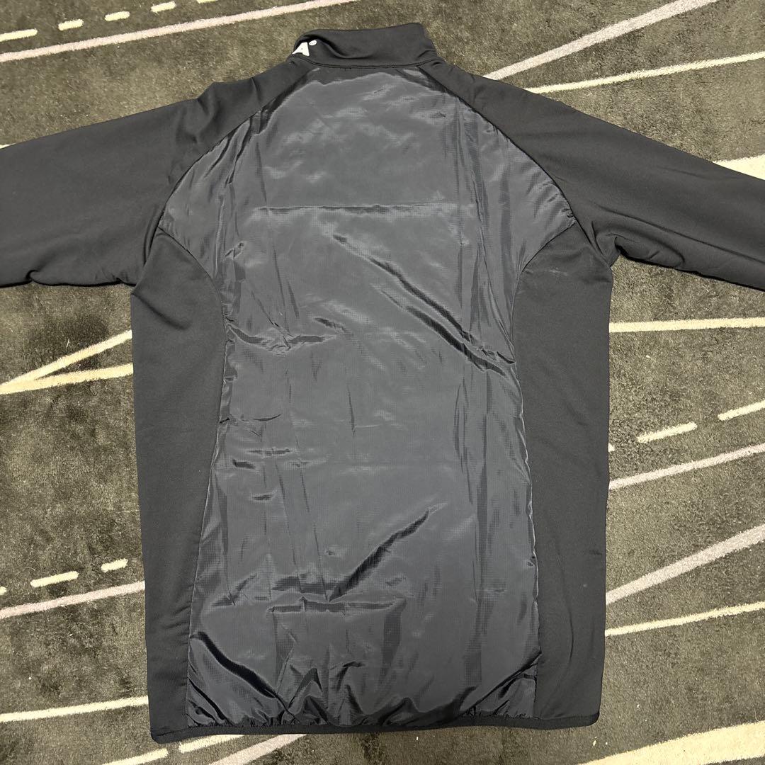 ATHLETA ブラック ウィンドブレーカー