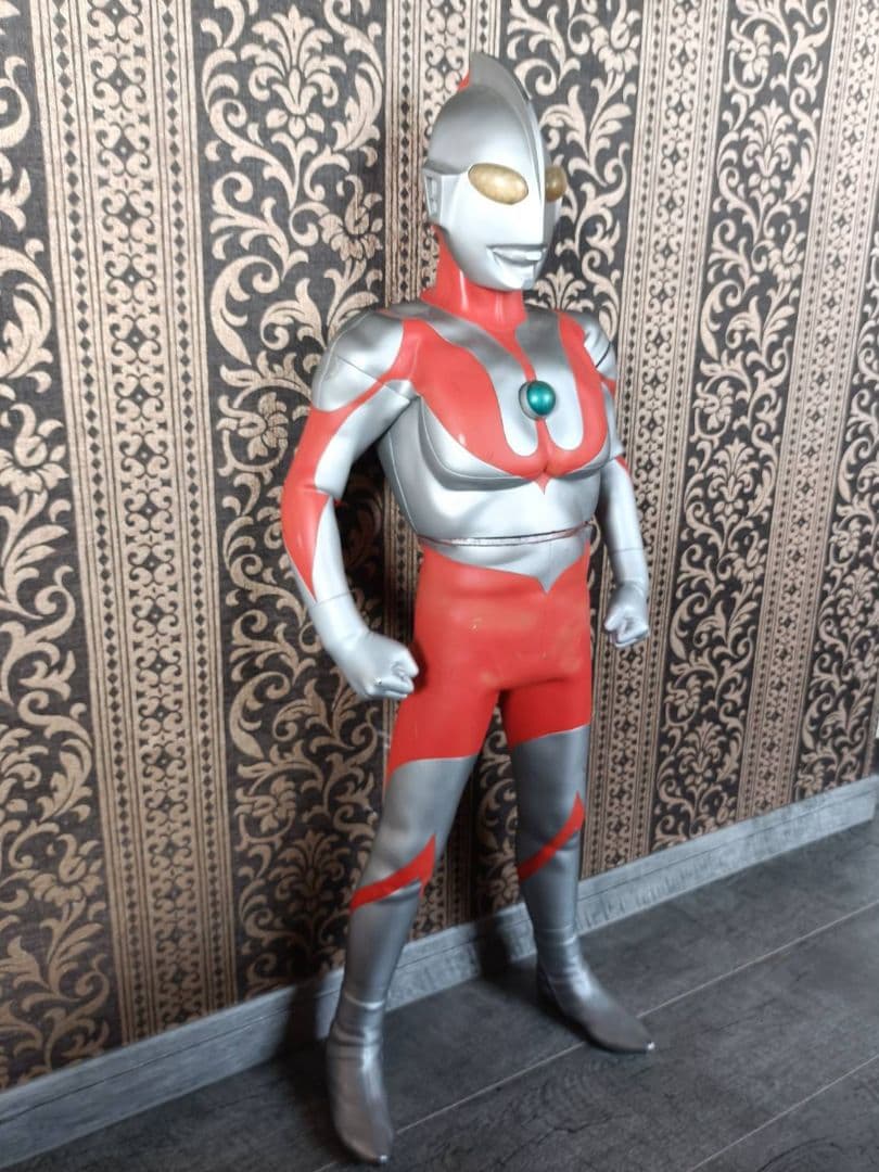 ウルトラマン 高さ80センチ フィギュア