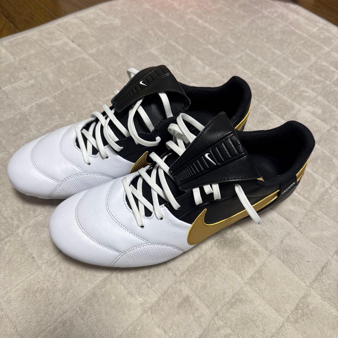 NIKE プレミア III FG