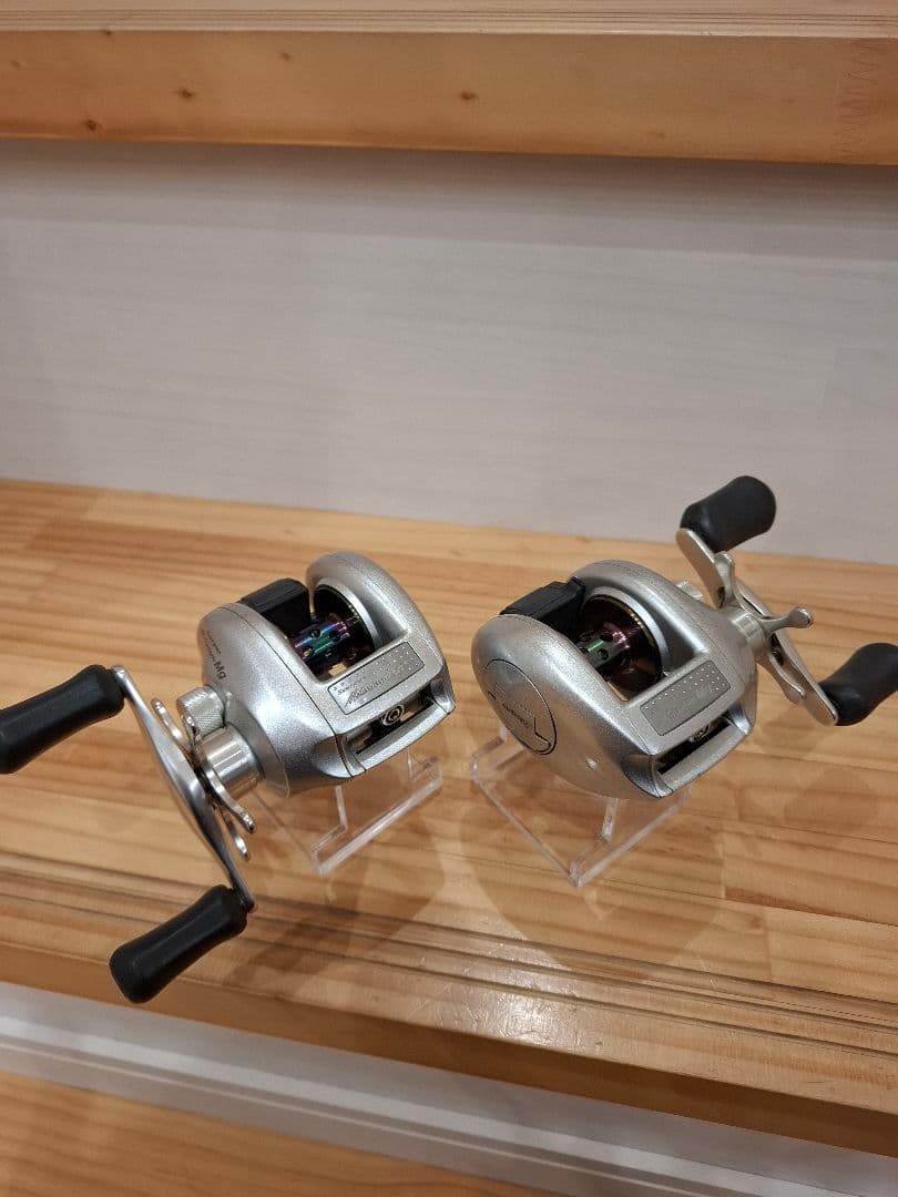 h*e様 スコーピオンメタニウムMg シルバー ベイトリール２台セット