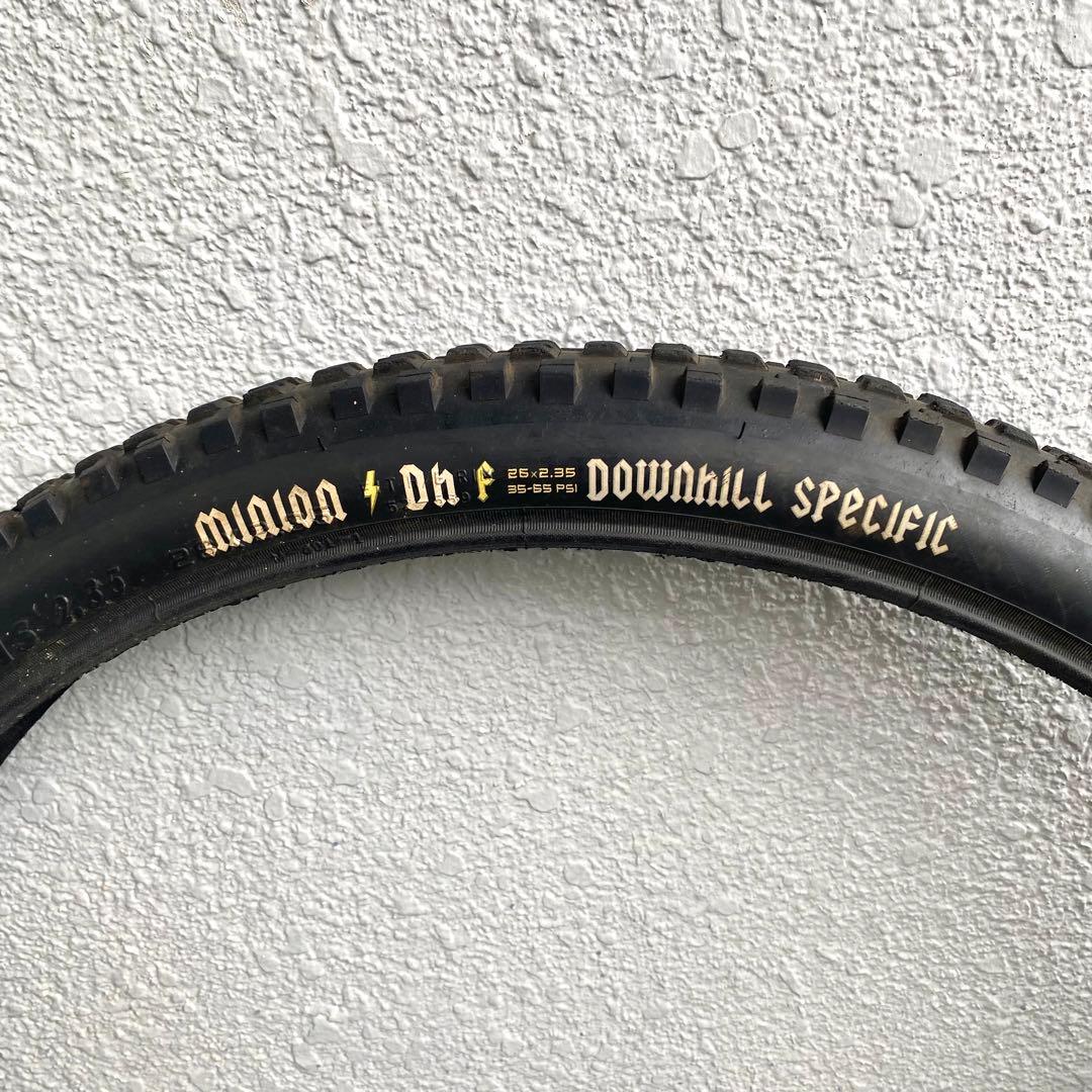 MAXXIS Super Tacky Minion DHF 26×2.35