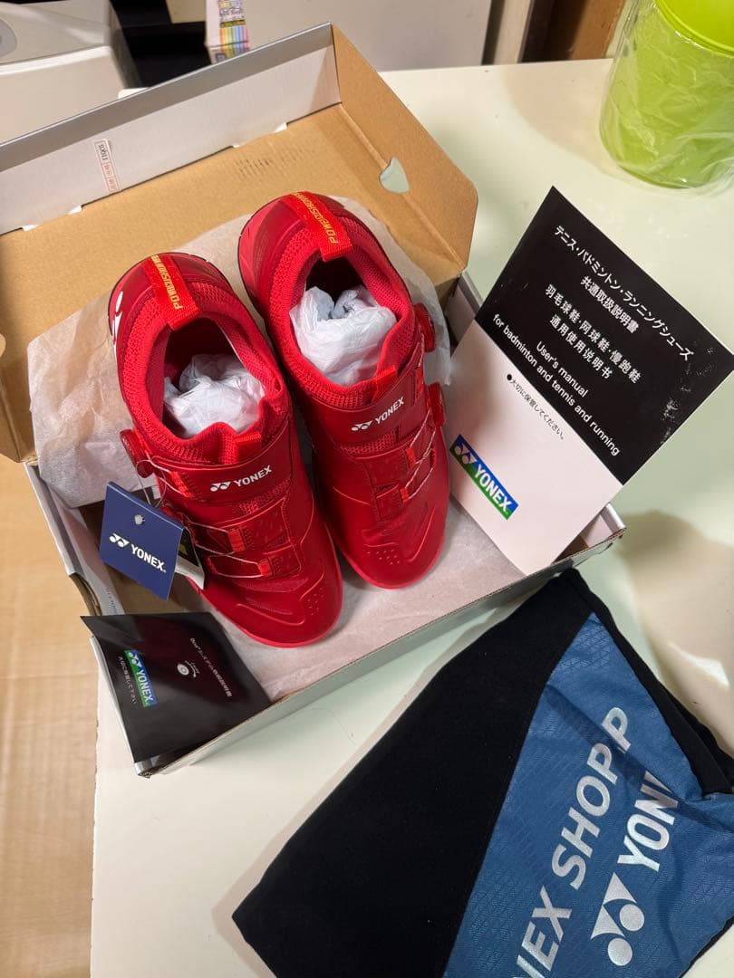 YONEX バドミントンシューズ レッド 収納袋付き