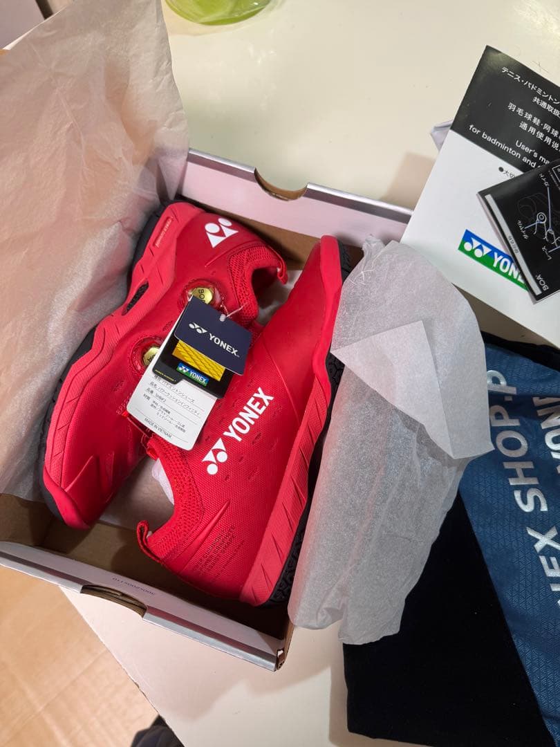 YONEX バドミントンシューズ レッド 収納袋付き