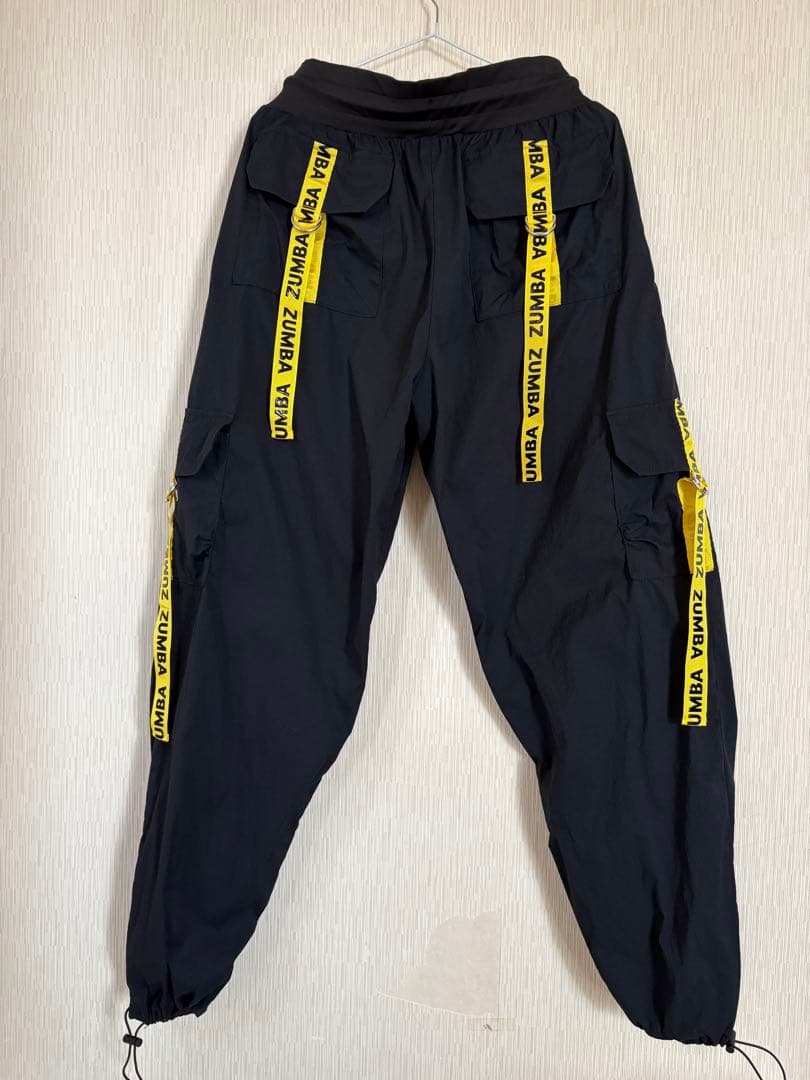正規品！Zumba カーゴパンツ Sサイズ 黒