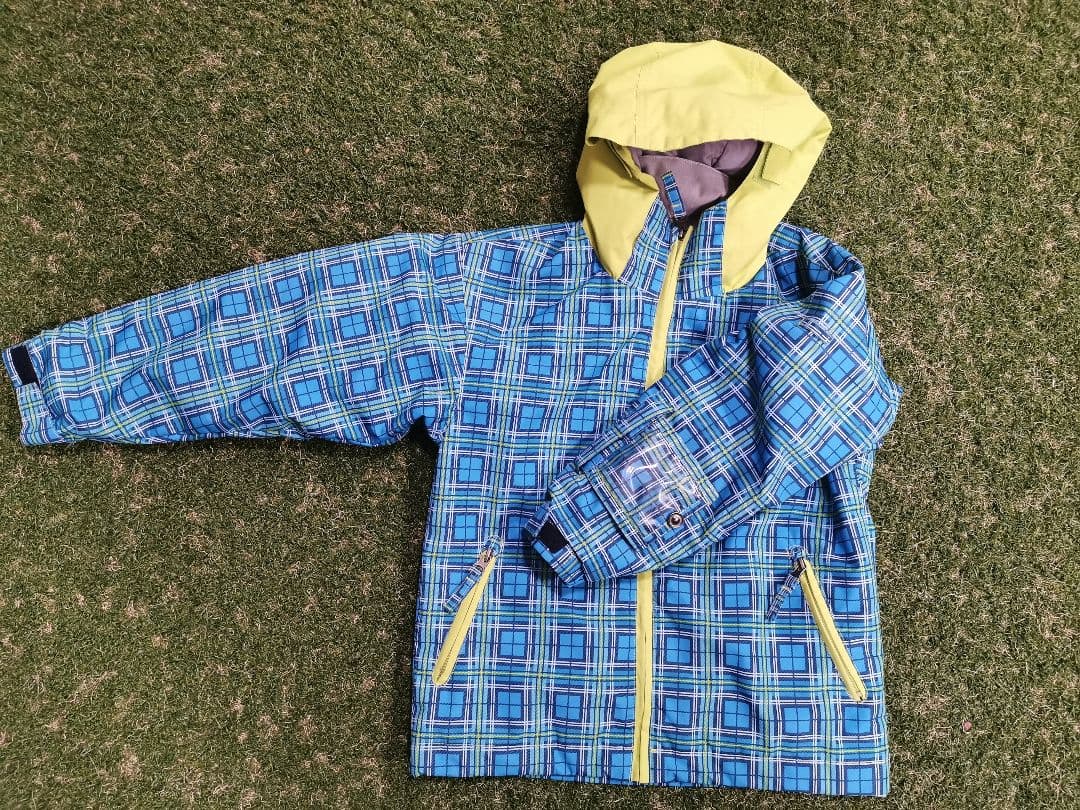 小学生のお子様に。はじめてのスノーウェアセット
