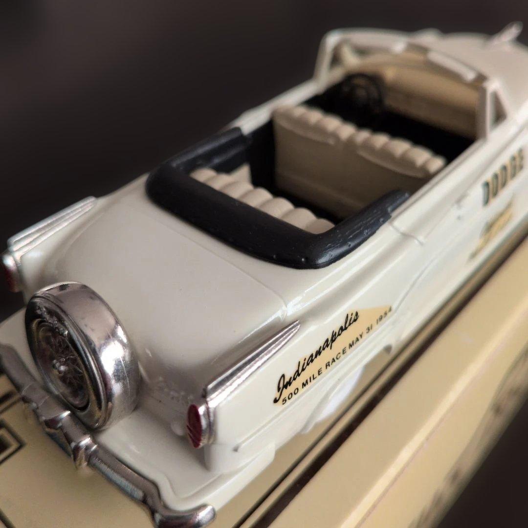 ミニカー Brooklin Models Dodge Pace Car 1/43