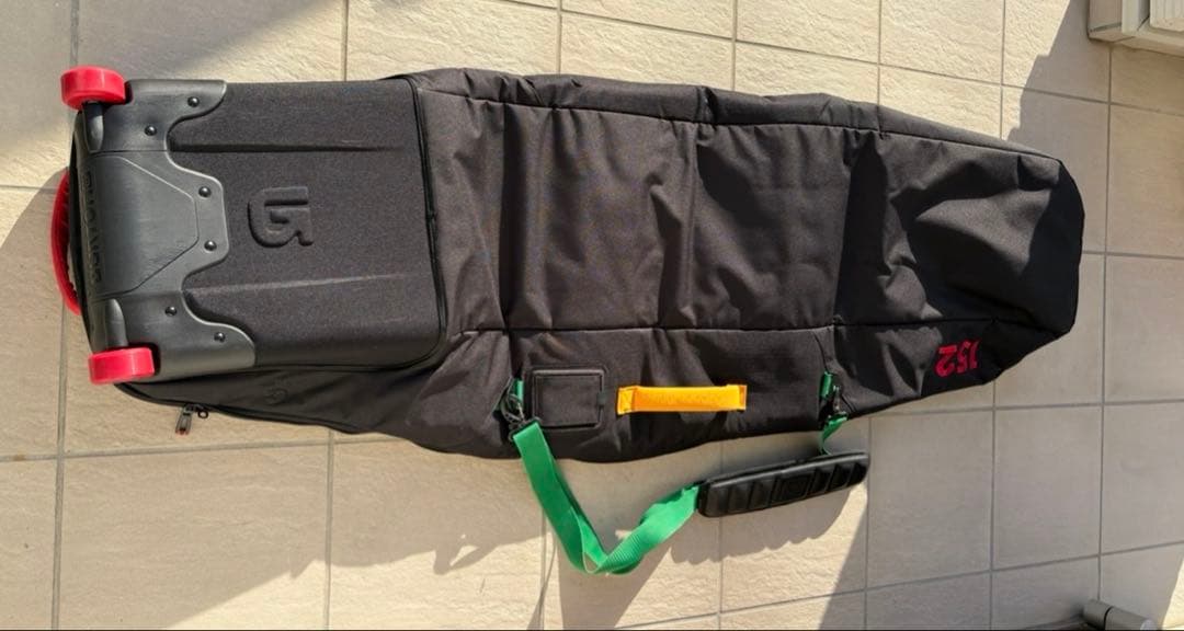 美品　Burton バートン　スノーボードバック　ウィール付き　152