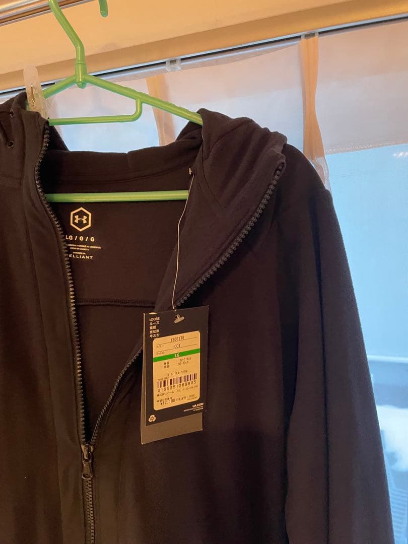 Under Armour フルジップフーディ Lサイズ ブラック