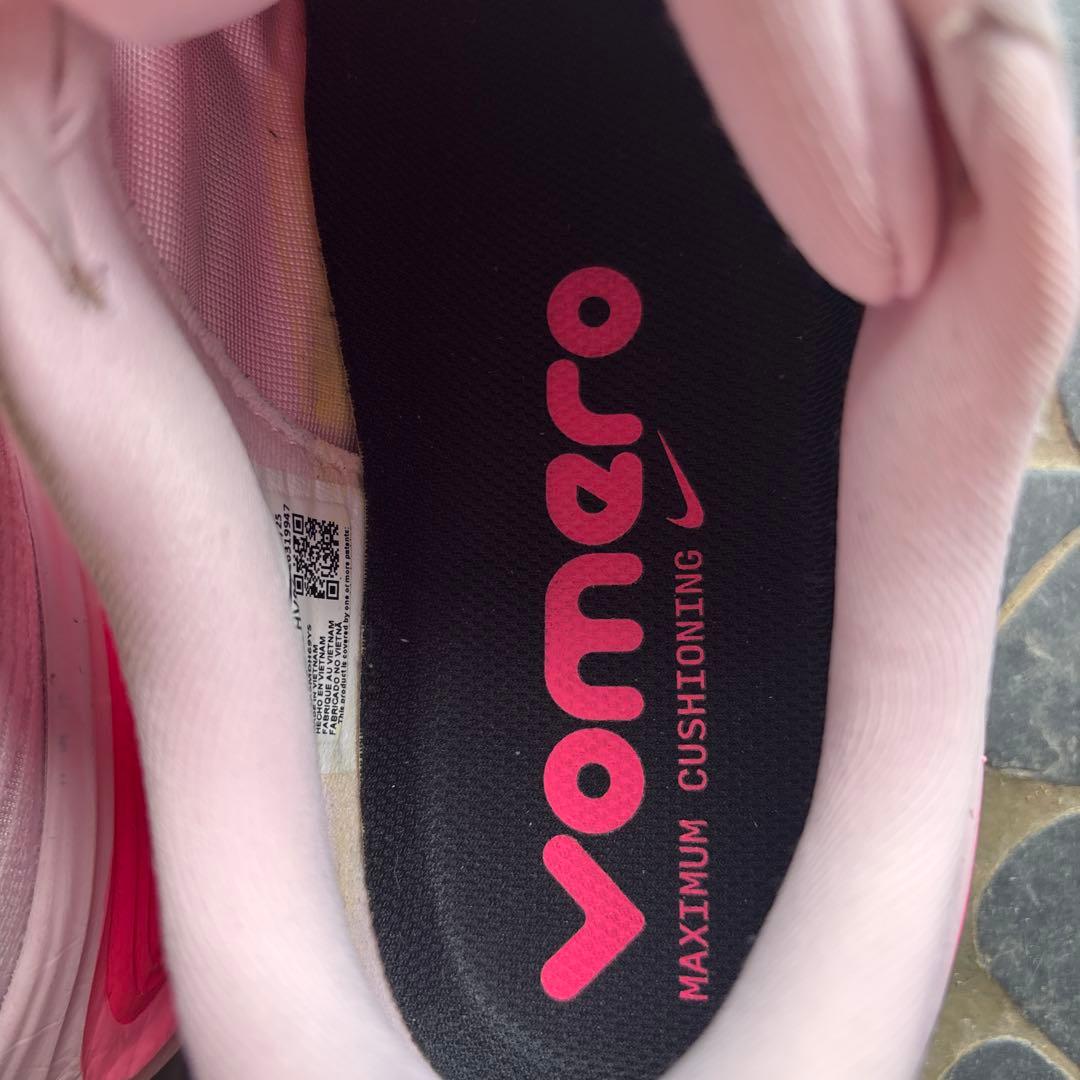 ピ*ロ様 NIKEボメロプラス27.5cm