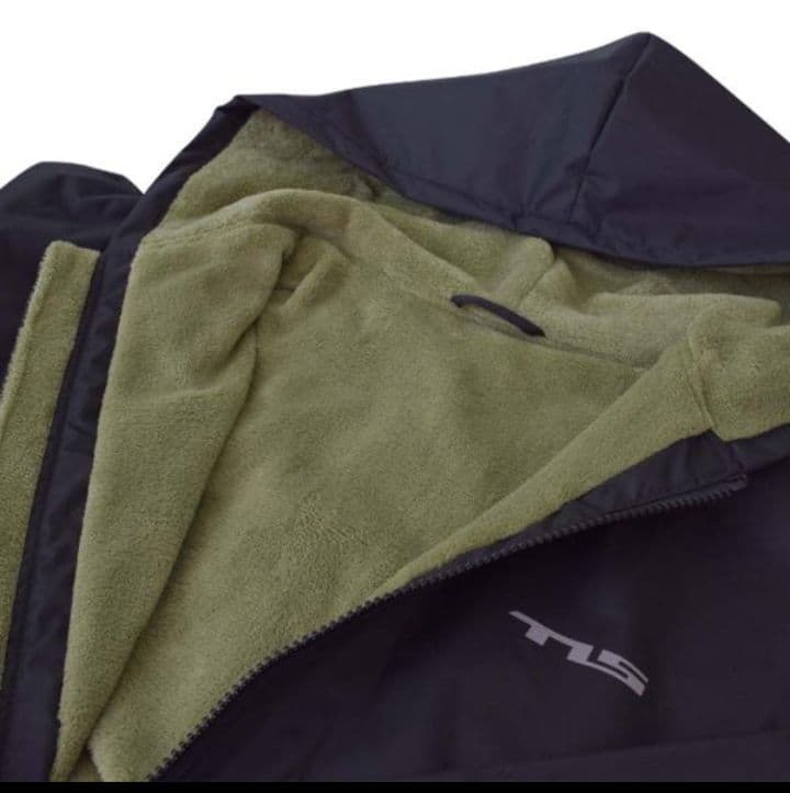 TLS 防水 WATER PROTECTION MICROお着替えポンチョ