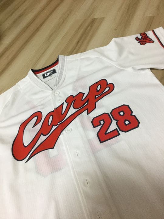 28新井監督ユニフォーム・Tシャツ・タオル