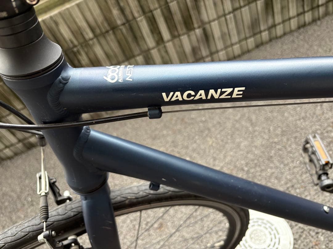 最終値下げ⭐️ NESTO VACANZE 6061 軽量クロスバイク　紺