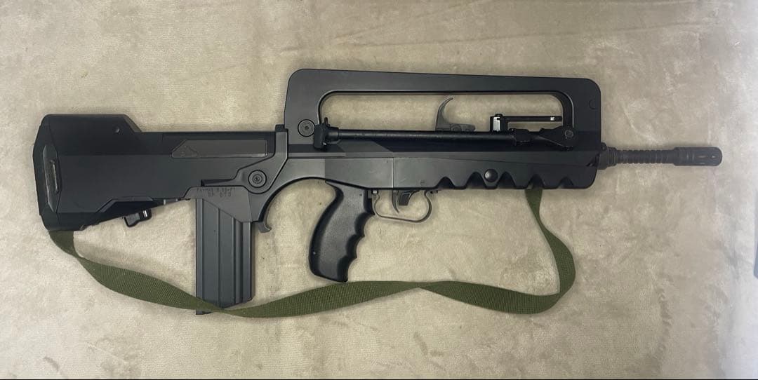 動作未確認　東京マルイ製　スタンダード電動ガン　FAMAS　箱付き