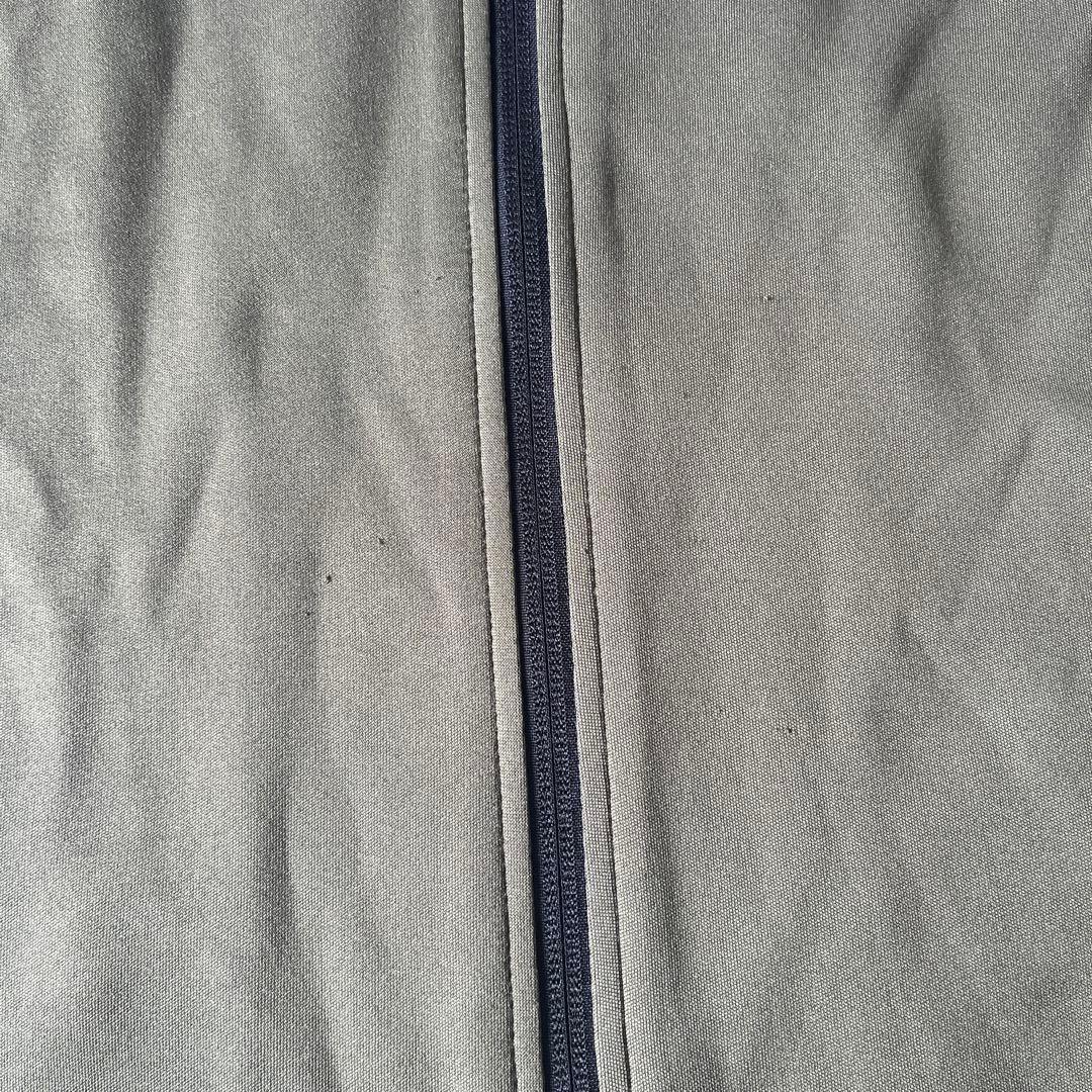Luz e Sombra フルジップパーカーとパンツセット　サイズ130cm