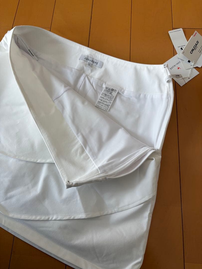 JUN&ROPE ゴルフスコート新品Lサイズ⭐︎花びらをイメージ⭐︎ホワイト