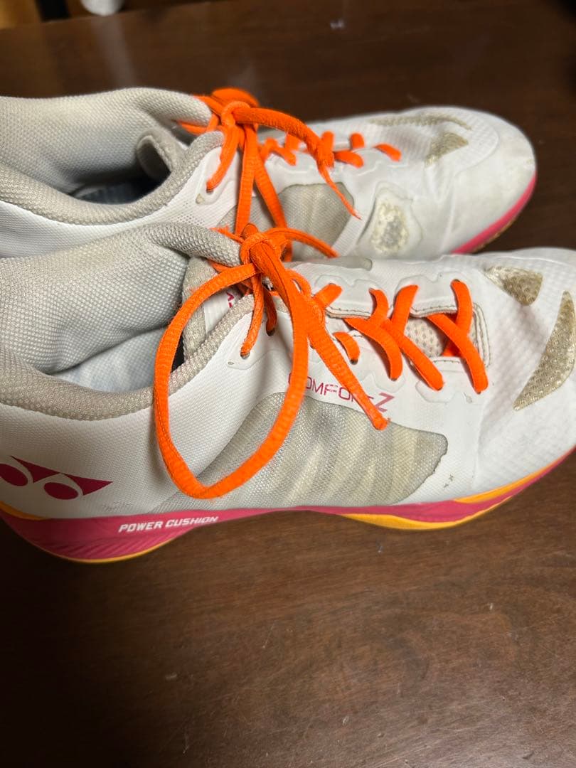 Yonex Comfort Z バドミントンシューズ ホワイト/オレンジ/ピンク