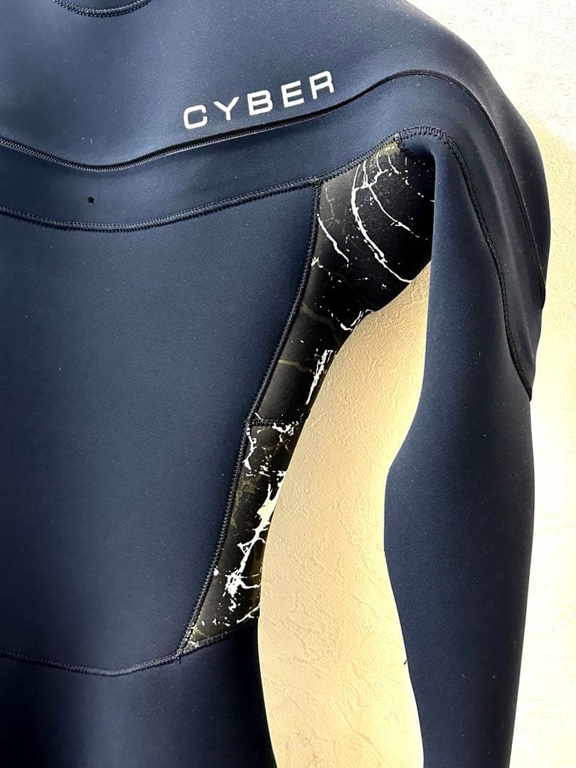 サイバーウエットスーツCYBER フルスーツ　3mm2mm 国産　既製品