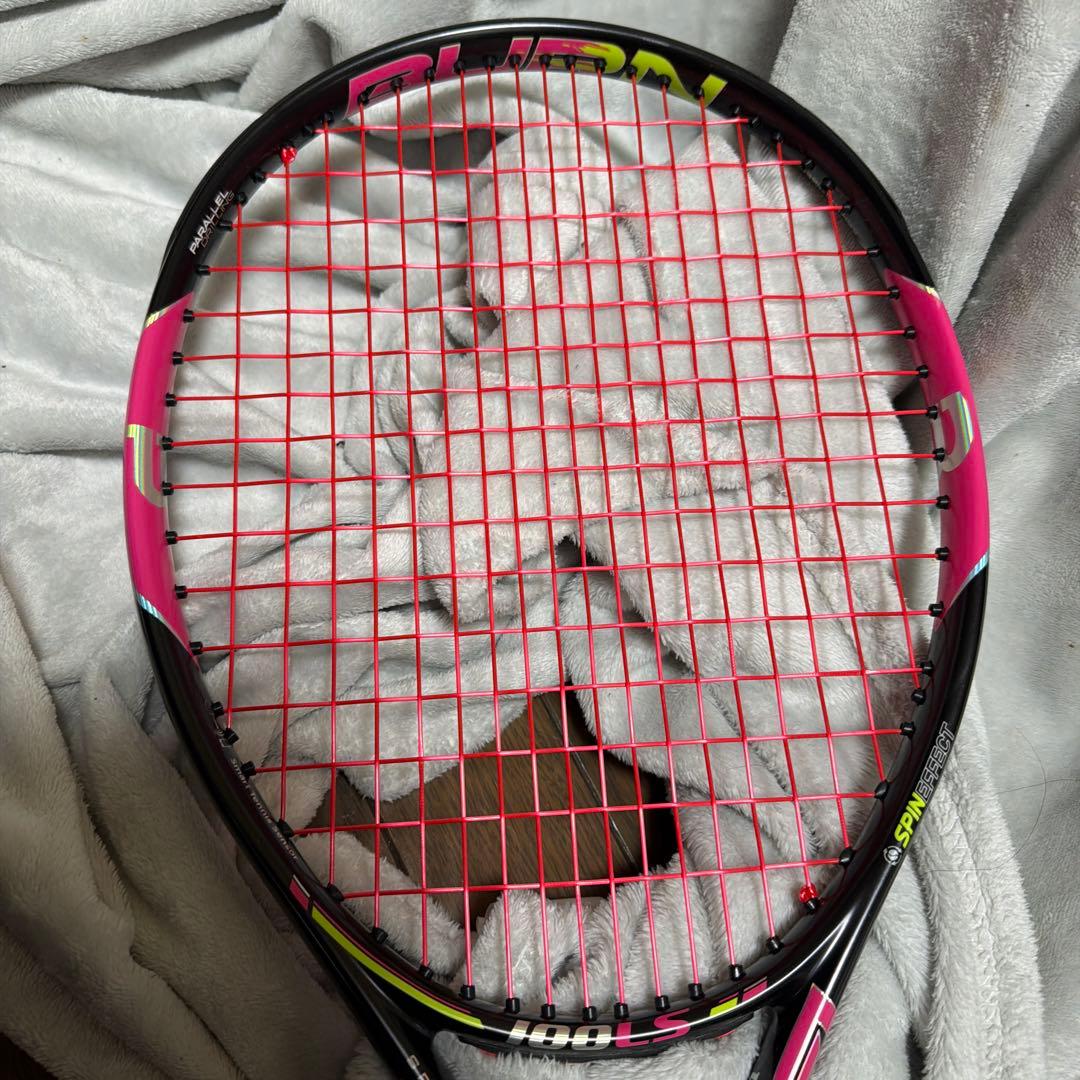 テニスラケット　YONEX ピンク