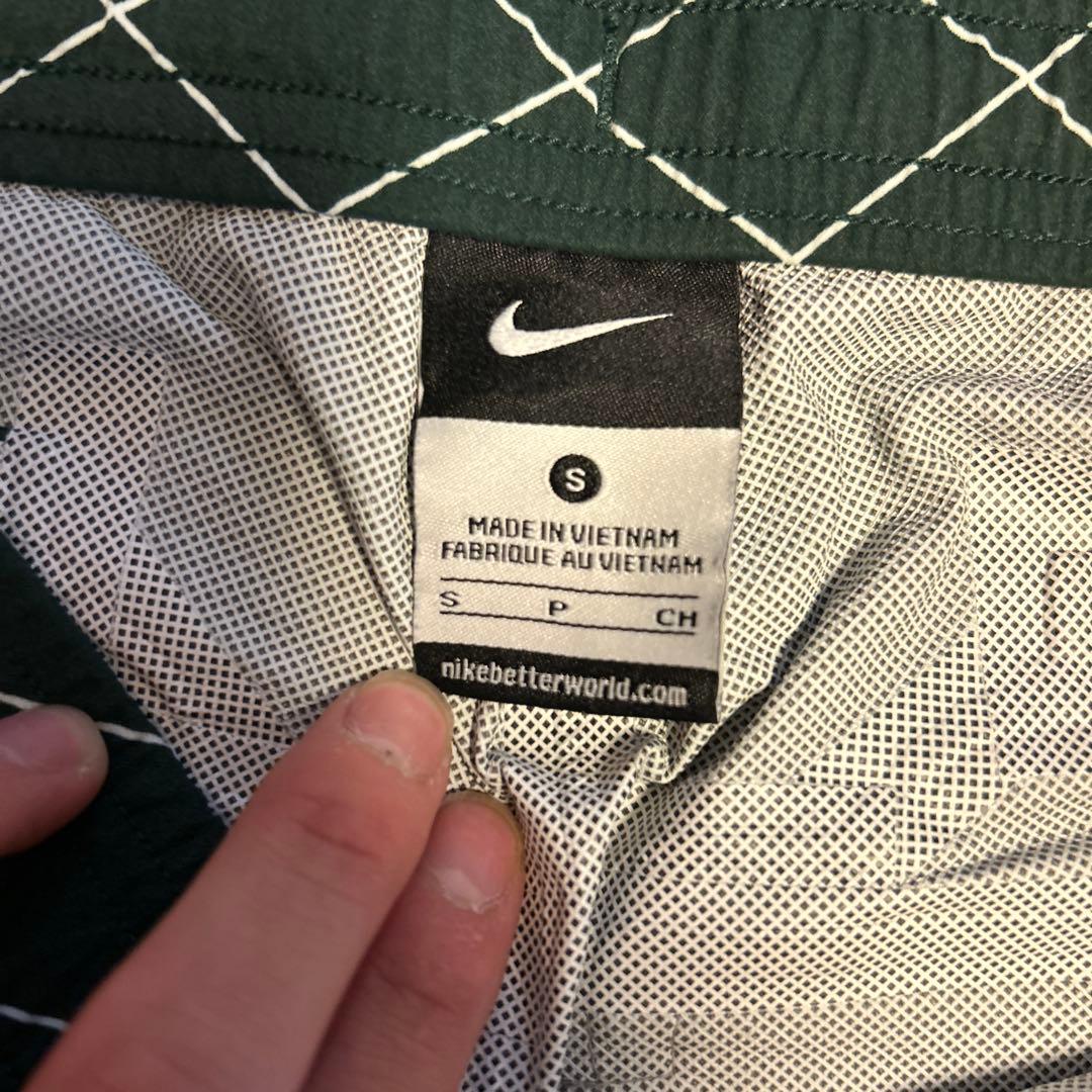 カ*リ様 【美品】NIKE GYAKUSOU シールドランナーパンツ
