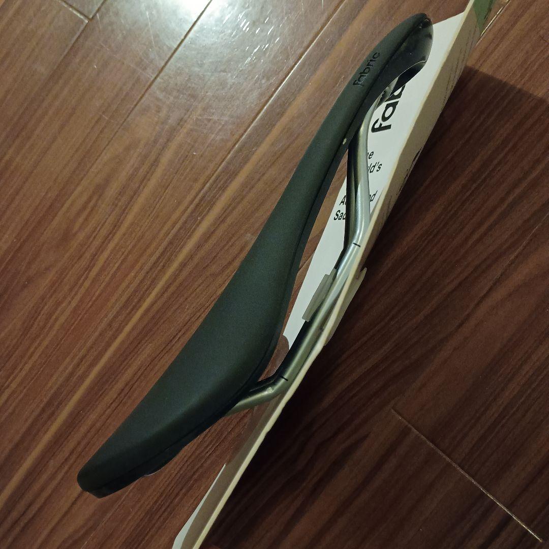 fabric Line Elite サドル 142mm 242g