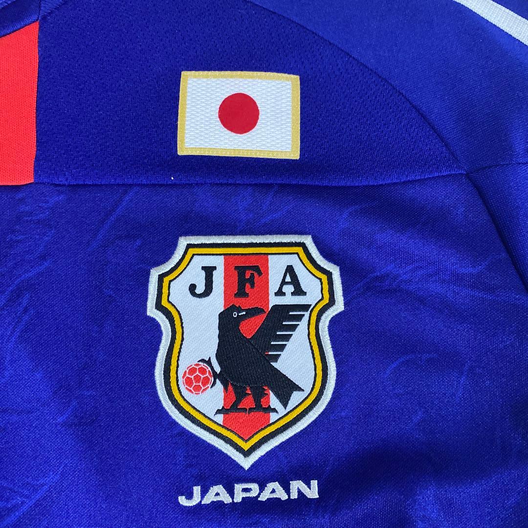 日本代表　サッカー　ユニフォーム　長友選手