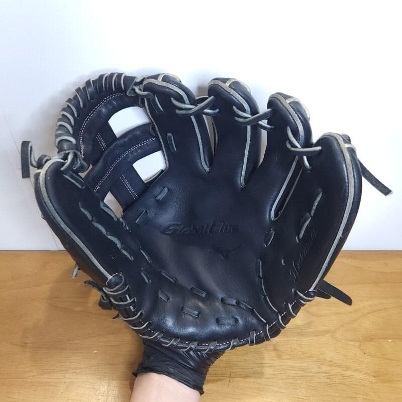 ミズノ 菊池涼介モデル グローバルエリート 小指二本 良品 内野用 軟式グローブ