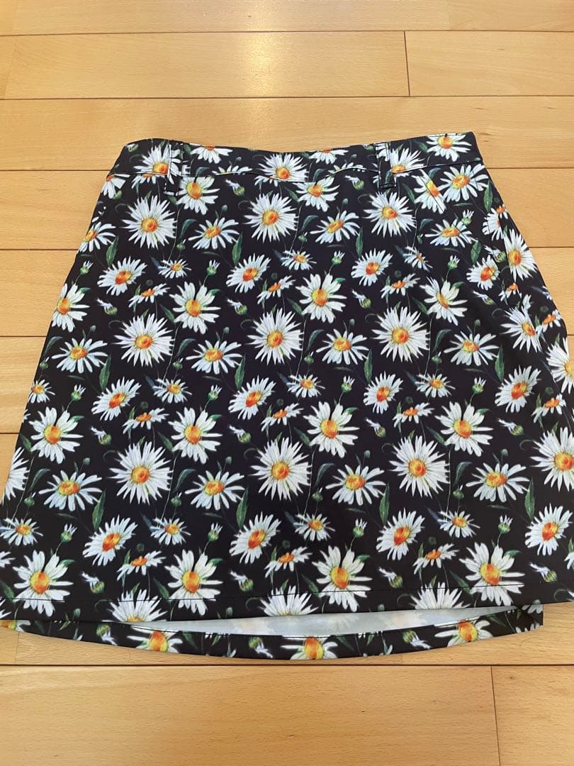 【新品未使用タグ付き】kiss on the green 花柄　セットアップ　L