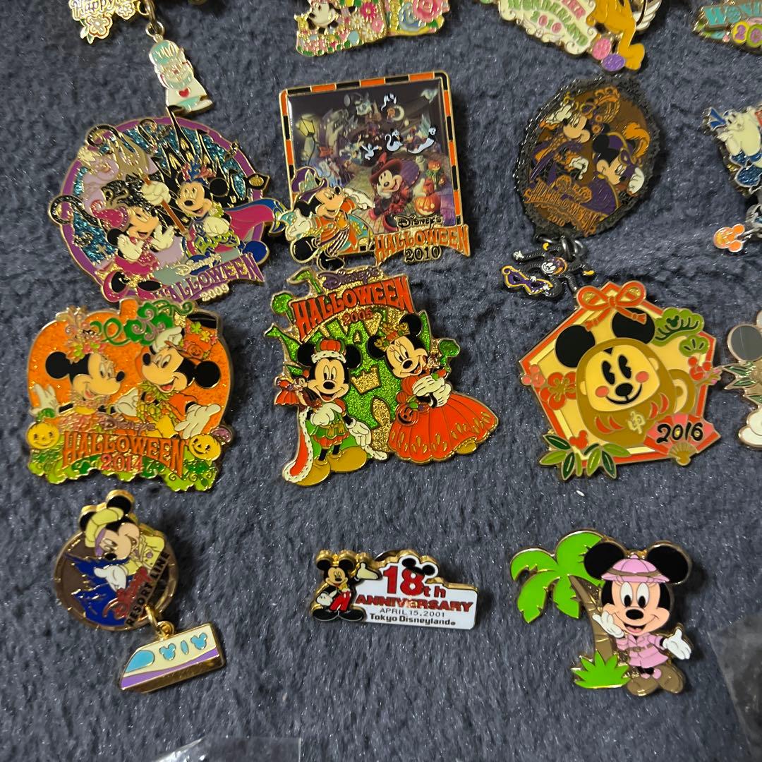 ディズニー　ピンバッジ　チャームセット