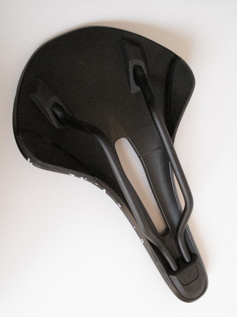 Fizik Antares Test Largeエルゴノミックサドル ブラック