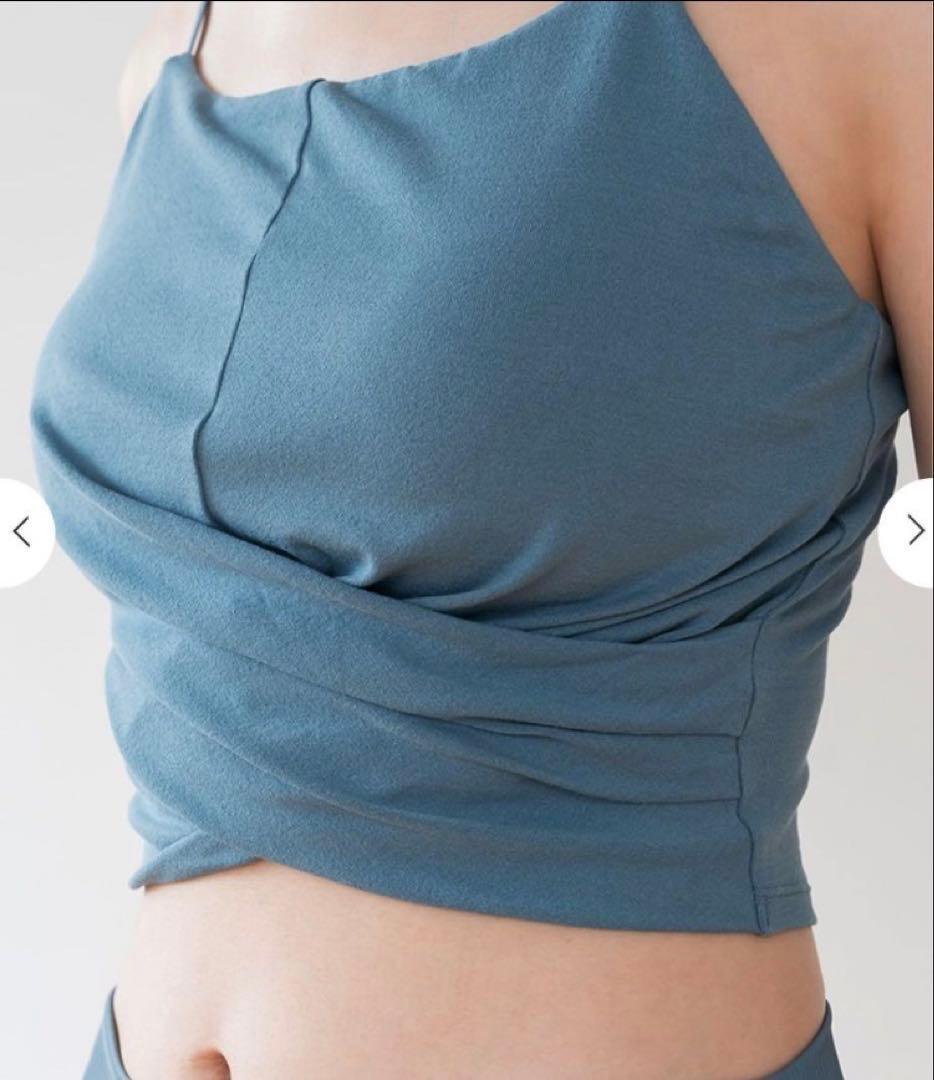 ♡新品♡【SUKALA】WAGAMIツイストブラトップ　M ディープグリーン