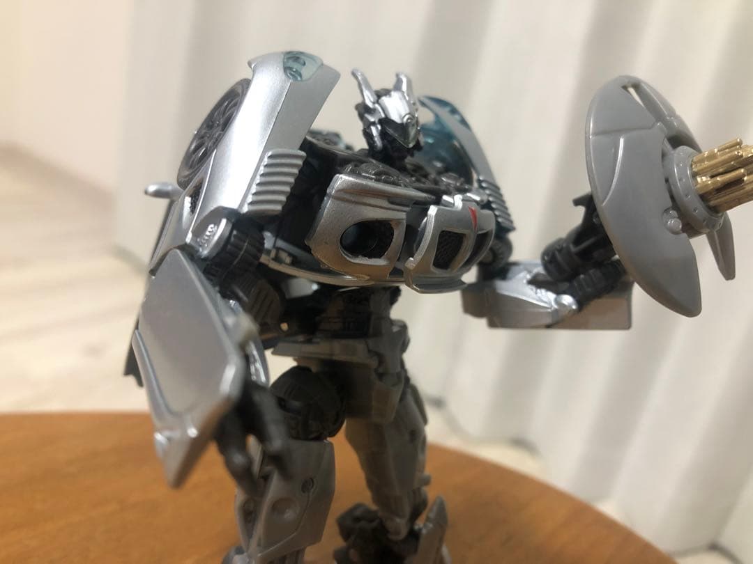 トランスフォーマー スタジオシリーズ ジャズ