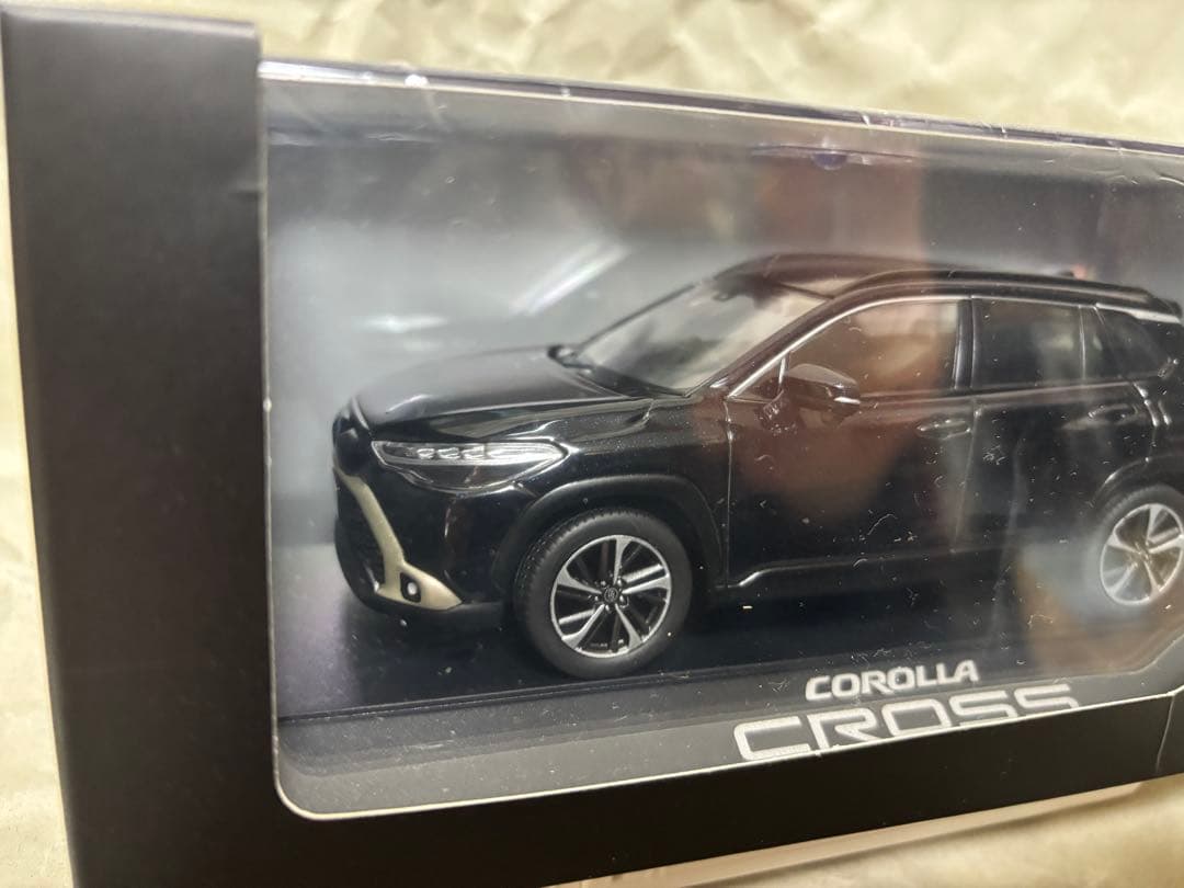 カローラクロス前期 カラーサンプル ミニカー アティチュードブラックマイカ