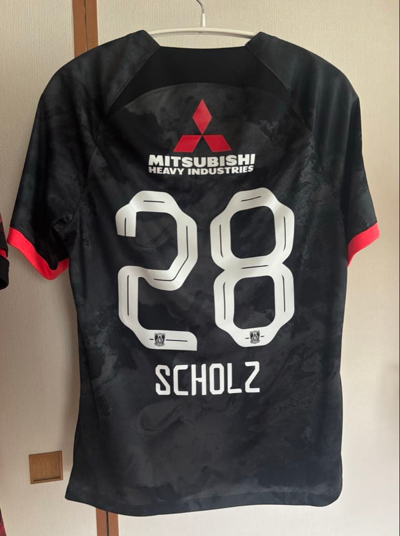 【美品／L】浦和レッズ 2024ユニフォーム ショルツ選手