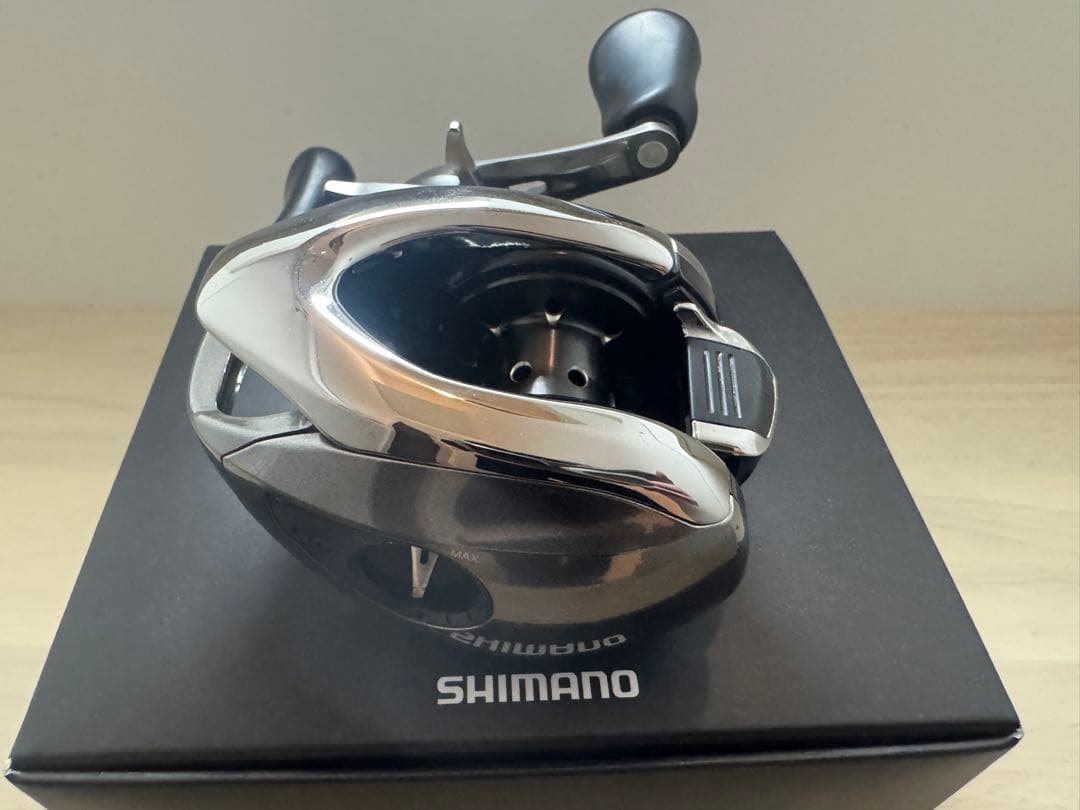 シマノ　16アンタレスDC右　SHIMANO ANTARES DC ベイトリール