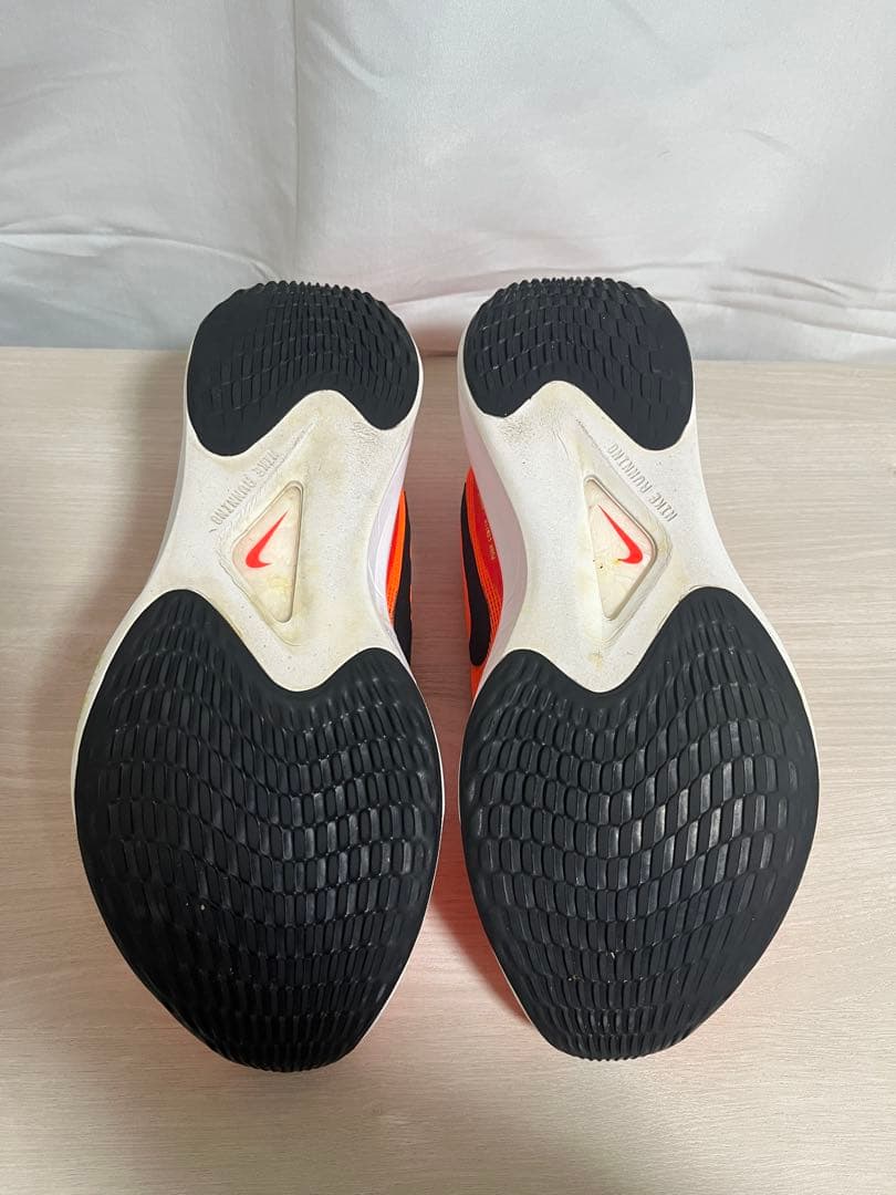【美品】NIKE ズームフライ5 26cm オレンジ ランニングシューズカーボン