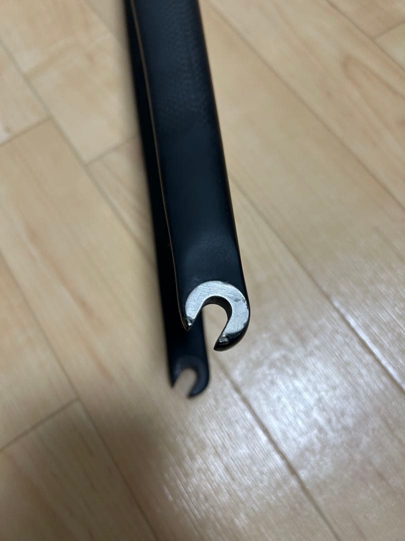 カーボンファイバー ブラック フロントフォーク