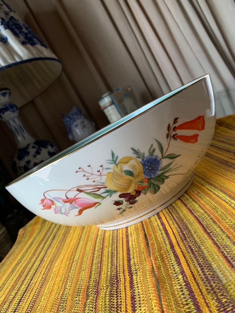 ロイヤルコペンハーゲン　レアなビンテージ大型26.5㎝の綺麗な手書きの花ボール！