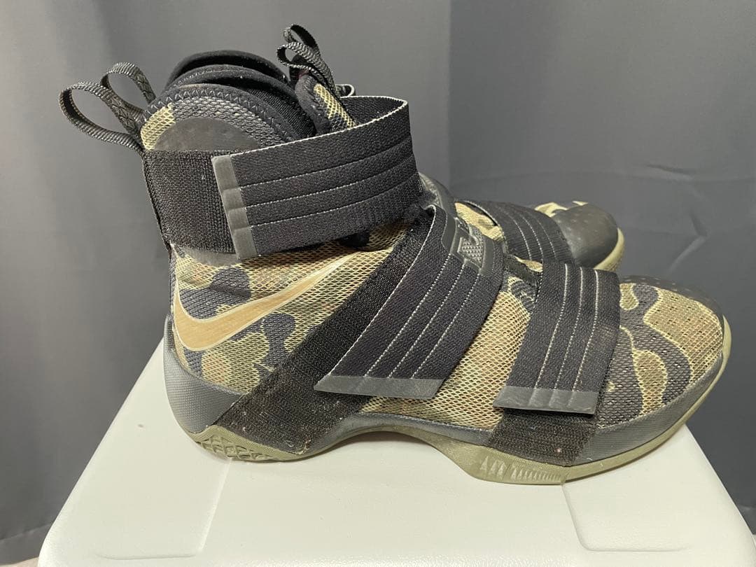 シューズ(男性用) NIKE ZOOM SOLDIER 10