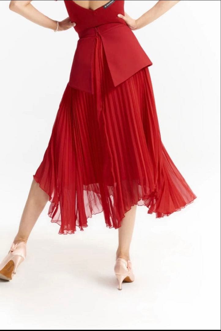 週末セール❤️新品　社交ダンス　スカート dancequeen 赤