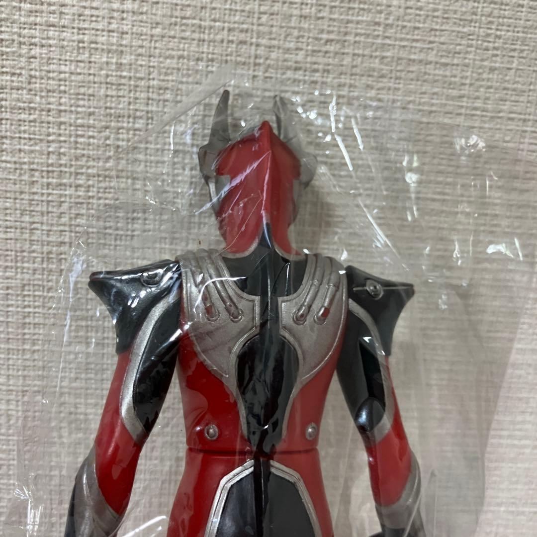 特撮ヒーロー　マジレッド＆ウルトラマンレイモン暴走形態　人形
