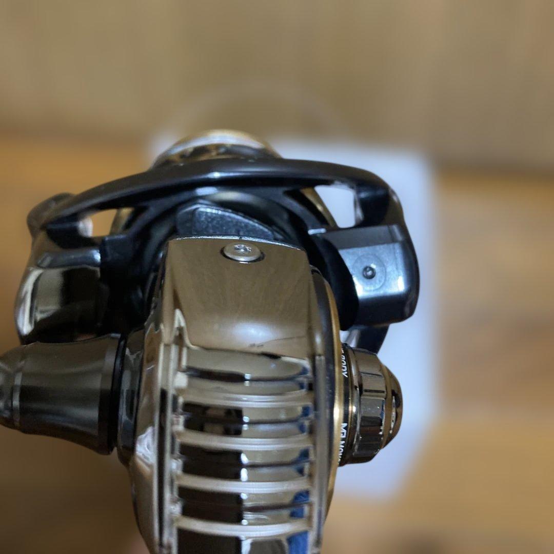 DAIWA 22CALDIA SW 4000-CXH スピニングリール